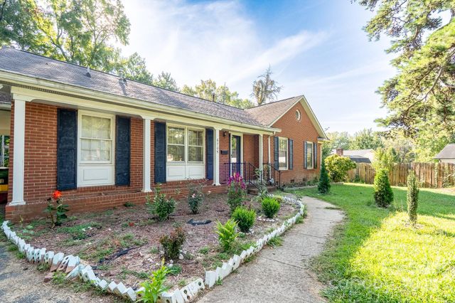 6705 Easton Place, Charlotte, NC 28212