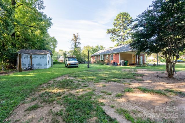 6705 Easton Place, Charlotte, NC 28212
