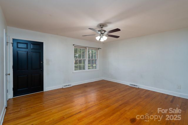 6705 Easton Place, Charlotte, NC 28212