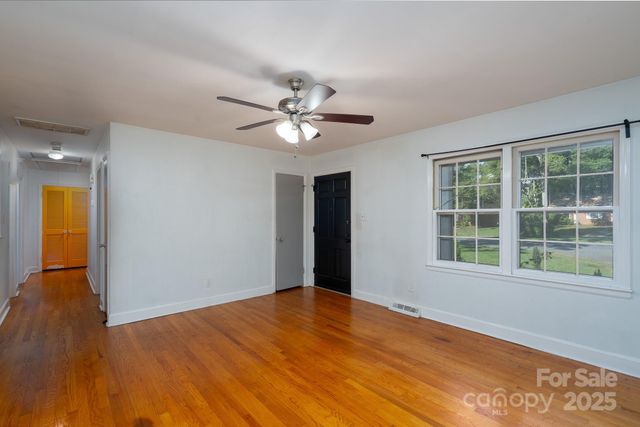 6705 Easton Place, Charlotte, NC 28212