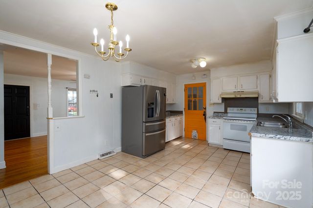 6705 Easton Place, Charlotte, NC 28212