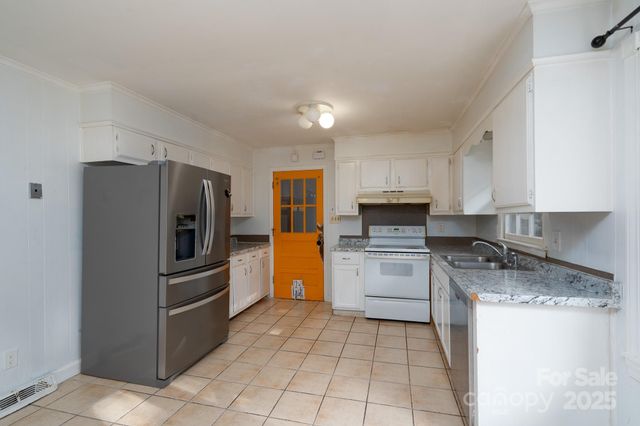 6705 Easton Place, Charlotte, NC 28212