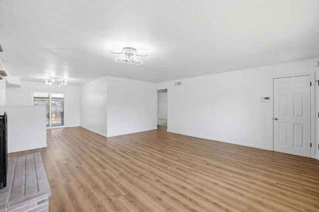 6244 43rd St, Sacramento, CA 95824