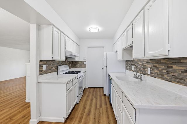 6244 43rd St, Sacramento, CA 95824