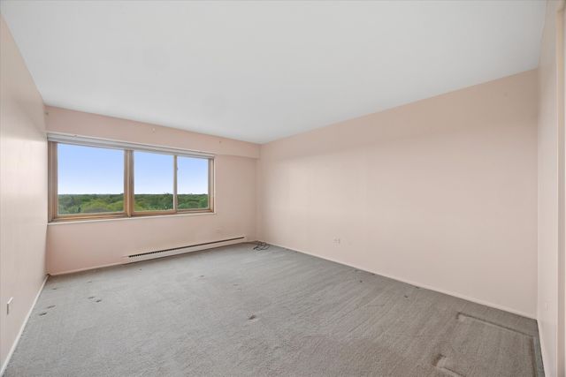 141 N La Grange Road 903, La Grange, IL 60525
