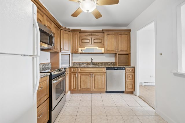 141 N La Grange Road 903, La Grange, IL 60525