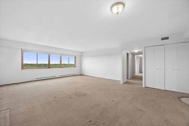 141 N La Grange Road 903, La Grange, IL 60525