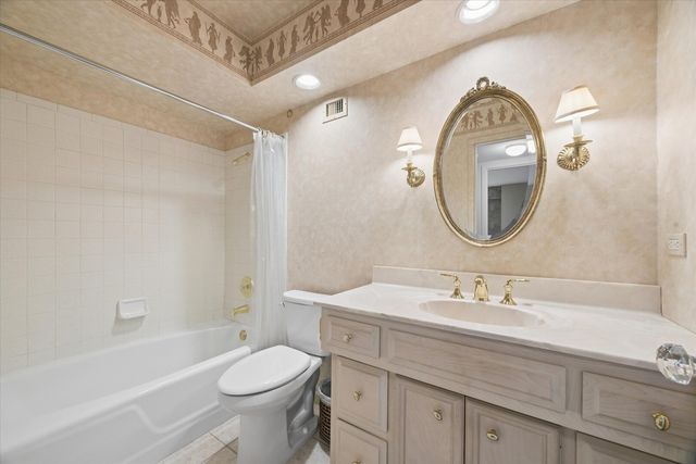 141 N La Grange Road 903, La Grange, IL 60525