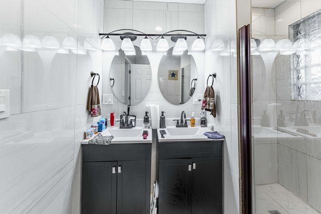 6929 S Oakley Avenue, Chicago, IL 60636