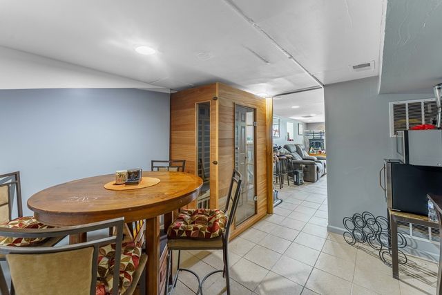 6929 S Oakley Avenue, Chicago, IL 60636