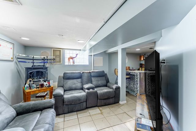 6929 S Oakley Avenue, Chicago, IL 60636