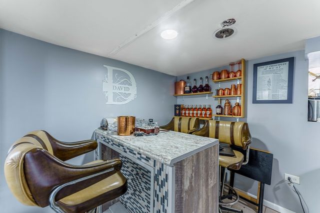 6929 S Oakley Avenue, Chicago, IL 60636