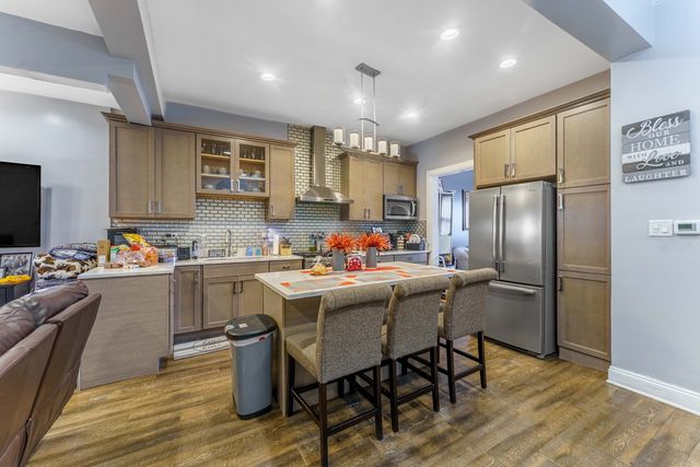 6929 S Oakley Avenue, Chicago, IL 60636