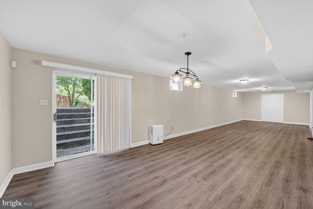 7712 BLUE POINT AVE, Beltsville, MD 20705