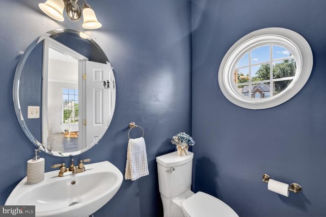7712 BLUE POINT AVE, Beltsville, MD 20705