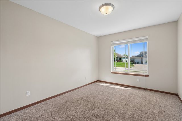 1622 Para Drive, Marion, IA 52302