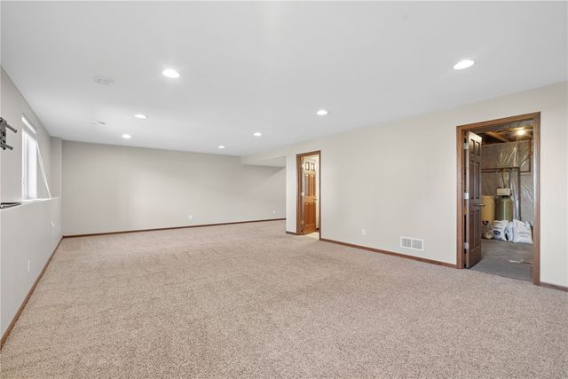 1622 Para Drive, Marion, IA 52302
