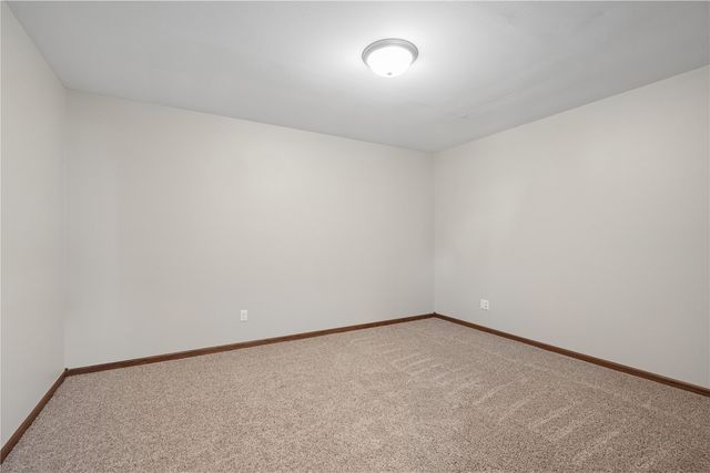 1622 Para Drive, Marion, IA 52302