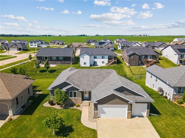 1622 Para Drive, Marion, IA 52302