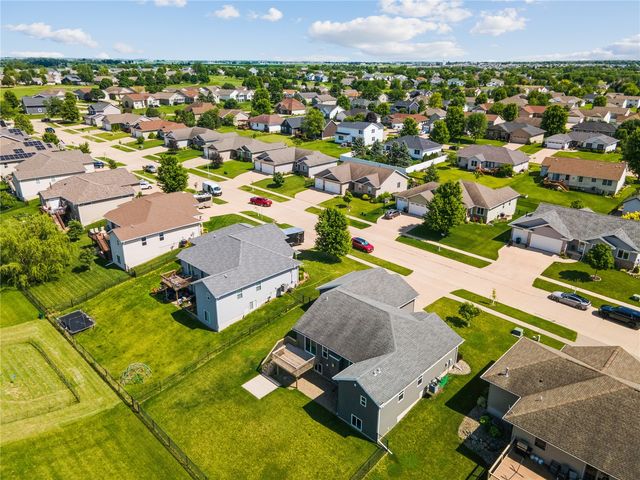 1622 Para Drive, Marion, IA 52302