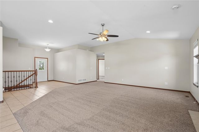 1622 Para Drive, Marion, IA 52302