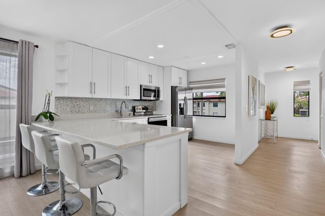 8545 Casa Del Lago 38 H, Boca Raton, FL 33433