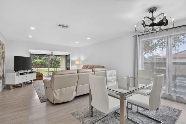 8545 Casa Del Lago 38 H, Boca Raton, FL 33433