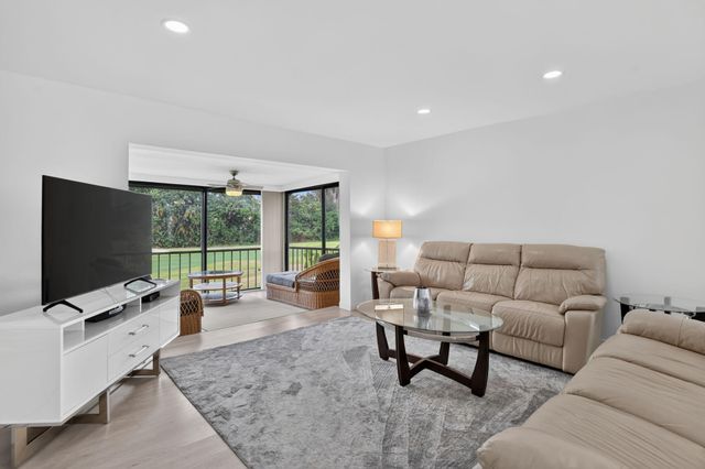 8545 Casa Del Lago 38 H, Boca Raton, FL 33433