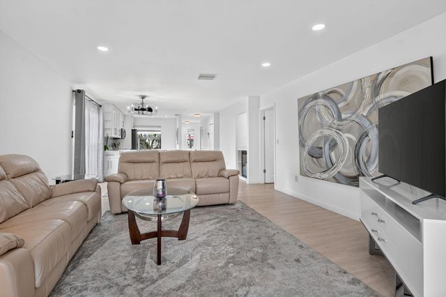 8545 Casa Del Lago 38 H, Boca Raton, FL 33433