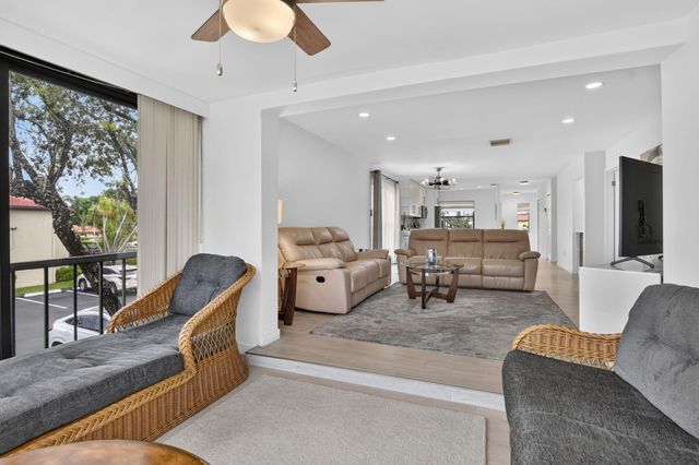 8545 Casa Del Lago 38 H, Boca Raton, FL 33433