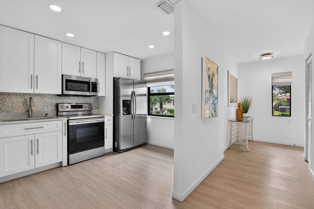8545 Casa Del Lago 38 H, Boca Raton, FL 33433