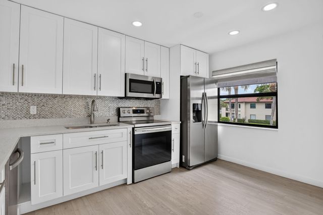 8545 Casa Del Lago 38 H, Boca Raton, FL 33433