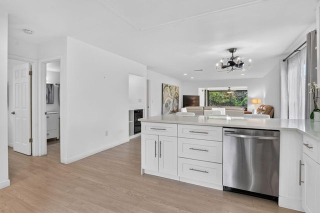8545 Casa Del Lago 38 H, Boca Raton, FL 33433