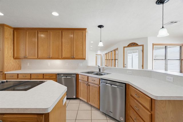 640 W F Ave, Milano, TX 76556