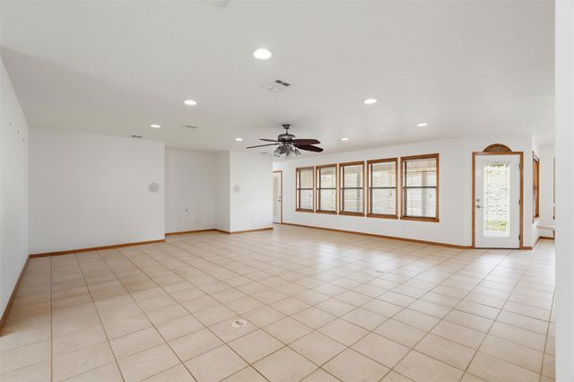 640 W F Ave, Milano, TX 76556