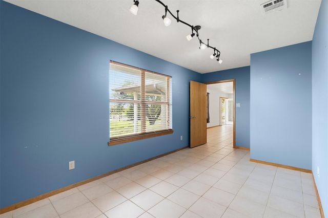 640 W F Ave, Milano, TX 76556