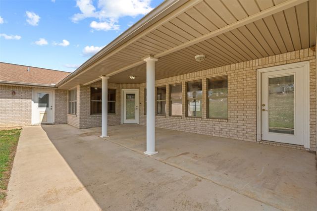 640 W F Ave, Milano, TX 76556