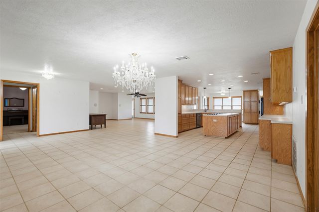 640 W F Ave, Milano, TX 76556