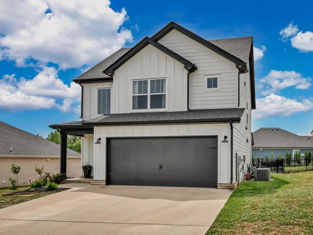 904 Frog Gip Pond Ct, Clarksville, TN 37043