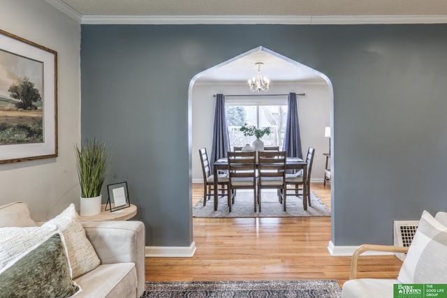 410 S 48th Avenue, Omaha, NE 68132