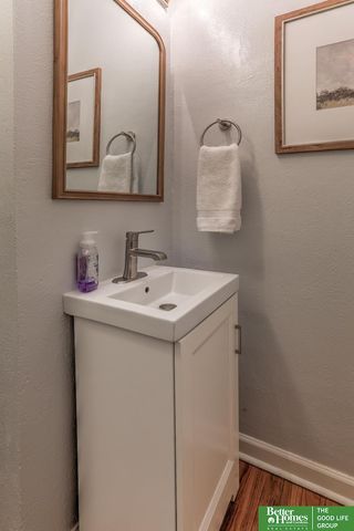 410 S 48th Avenue, Omaha, NE 68132