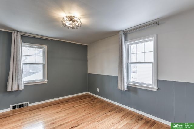 410 S 48th Avenue, Omaha, NE 68132