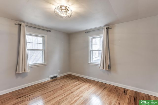 410 S 48th Avenue, Omaha, NE 68132