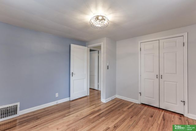 410 S 48th Avenue, Omaha, NE 68132