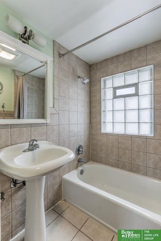 410 S 48th Avenue, Omaha, NE 68132