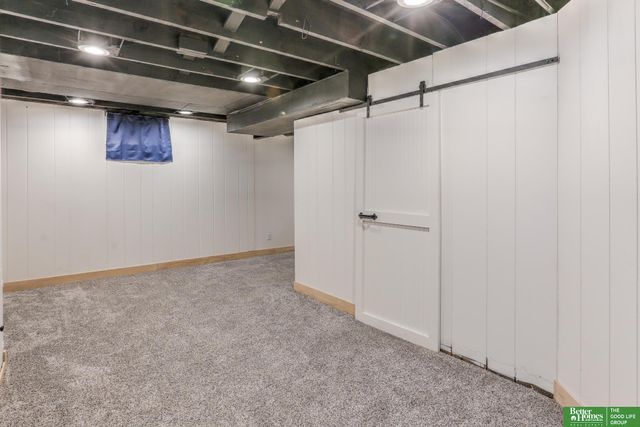 410 S 48th Avenue, Omaha, NE 68132