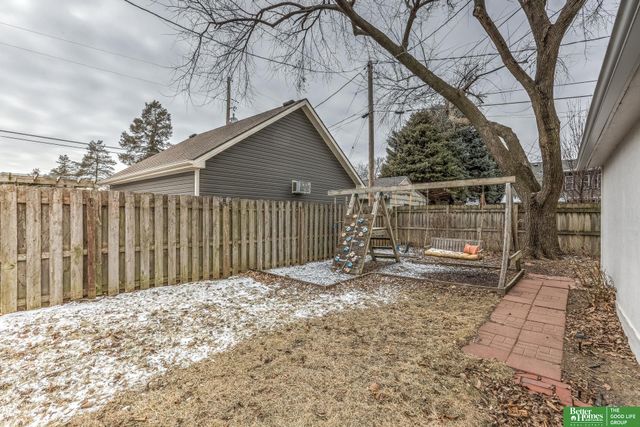 410 S 48th Avenue, Omaha, NE 68132