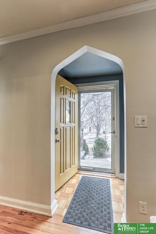 410 S 48th Avenue, Omaha, NE 68132