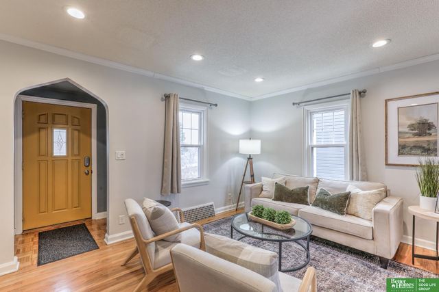 410 S 48th Avenue, Omaha, NE 68132