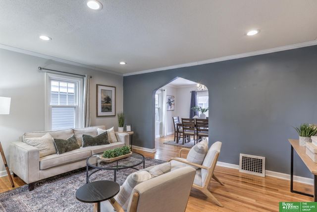 410 S 48th Avenue, Omaha, NE 68132